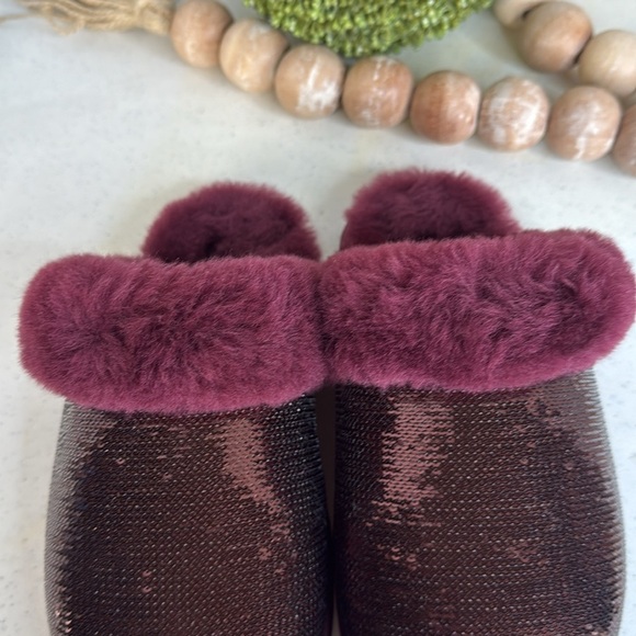 UGG Women's Scuffette II Mirror Ball Slipper Sz 5 NWOB - Picture 5 of 8